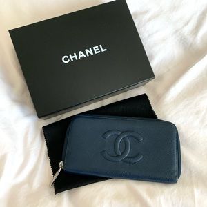 Chanel Timeless CC logo caviar leather long wallet/ WOC
